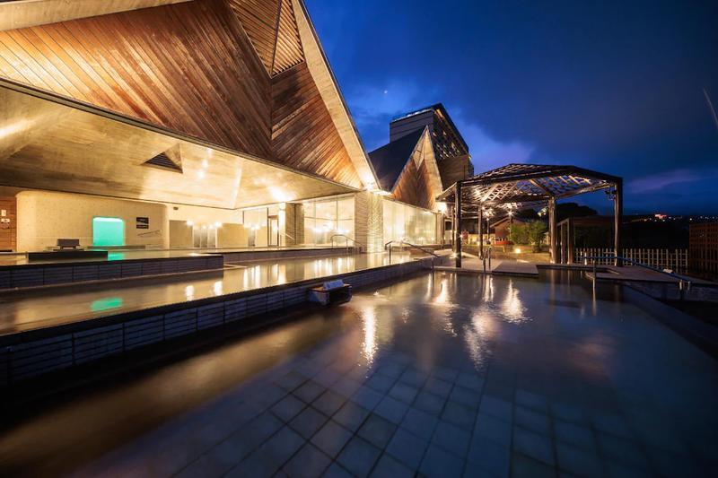 Ascend to Onsen Heaven: Beppu Suginoi Hotel, Where Panoramic Views Meet Pure Luxury and Serenity