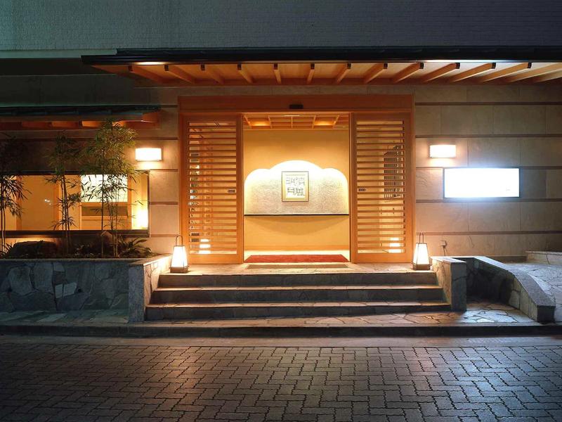 Hakone Suimeisou: A Sanctuary of Serenity and Splendor with Breathtaking Private Onsen Views