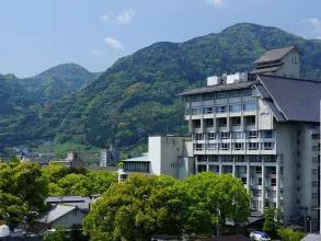 Hotel Shiragiku: Unveiling Beppu's Zenith of Onsen Luxury, Panoramic Vistas, and Intimate Private Retreats