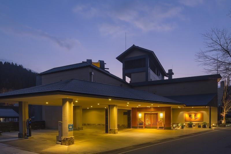 타투 친화 온천의 정수, 구로카와 온천 나나조엔: 규슈의 숨겨진 보석에서 진정한 로컬 휴식을 경험하세요