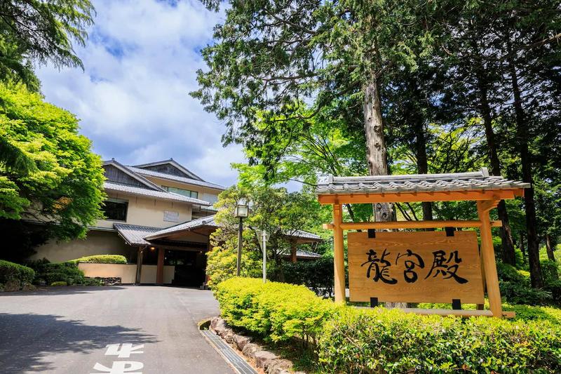 하코네 류구덴: 압도적인 절경 속 프라이빗 온천의 정수, 가족과 연인을 위한 럭셔리 휴식